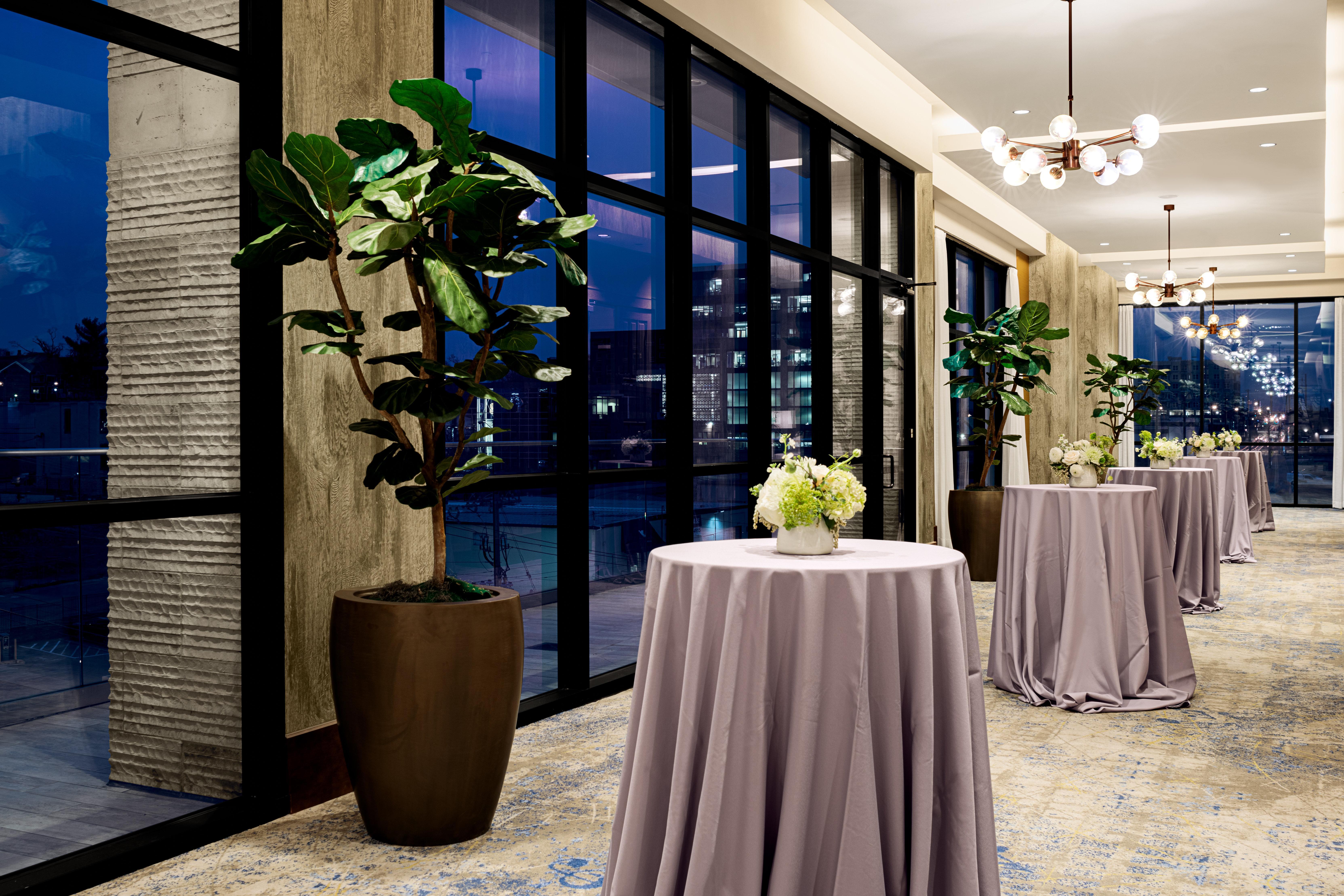 Holiday Inn & Suites Nashville Downtown Broadway Екстериор снимка