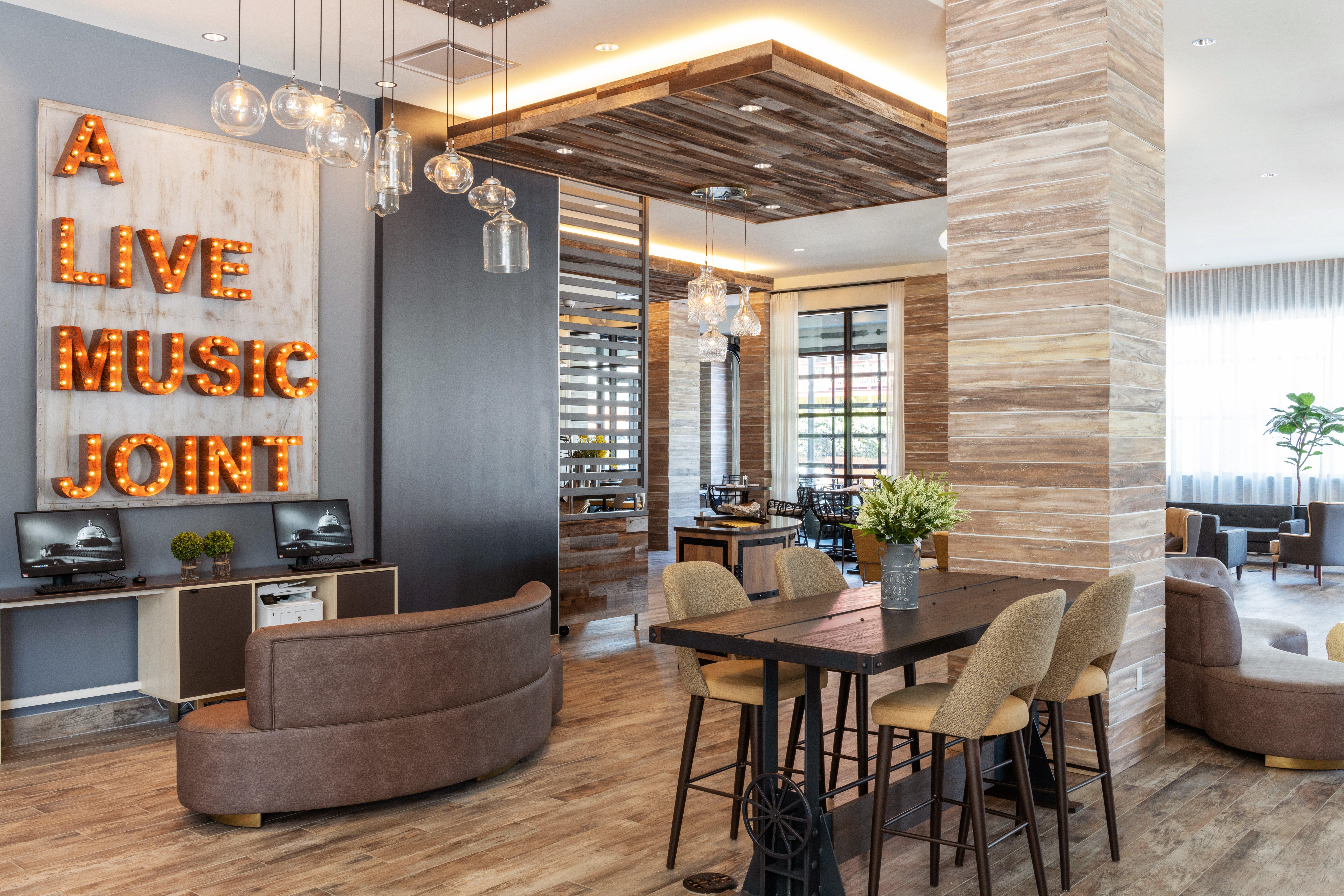 Holiday Inn & Suites Nashville Downtown Broadway Екстериор снимка