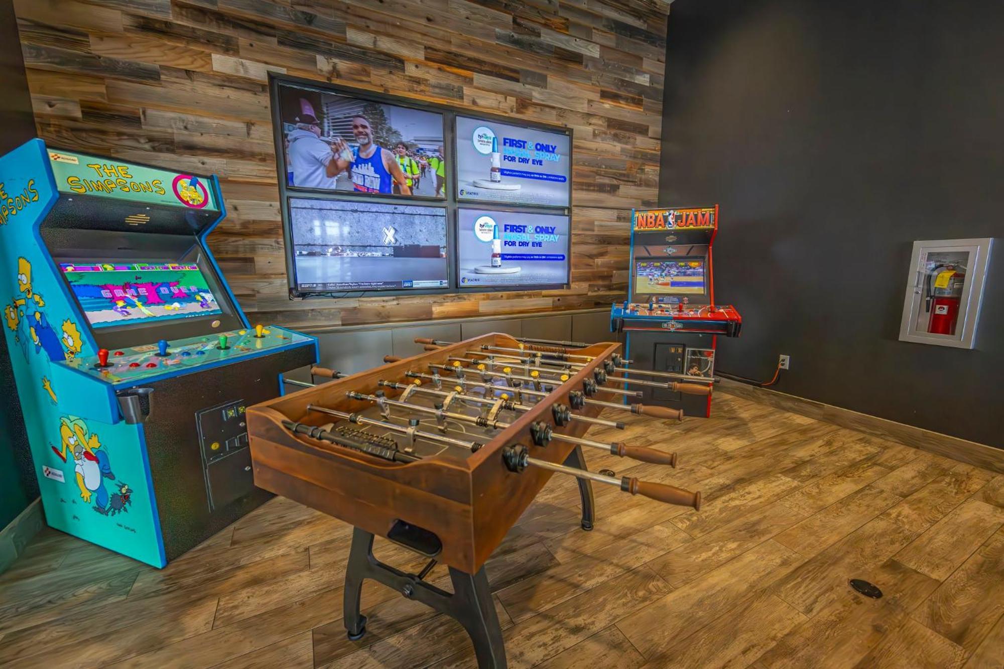 Holiday Inn & Suites Nashville Downtown Broadway Екстериор снимка