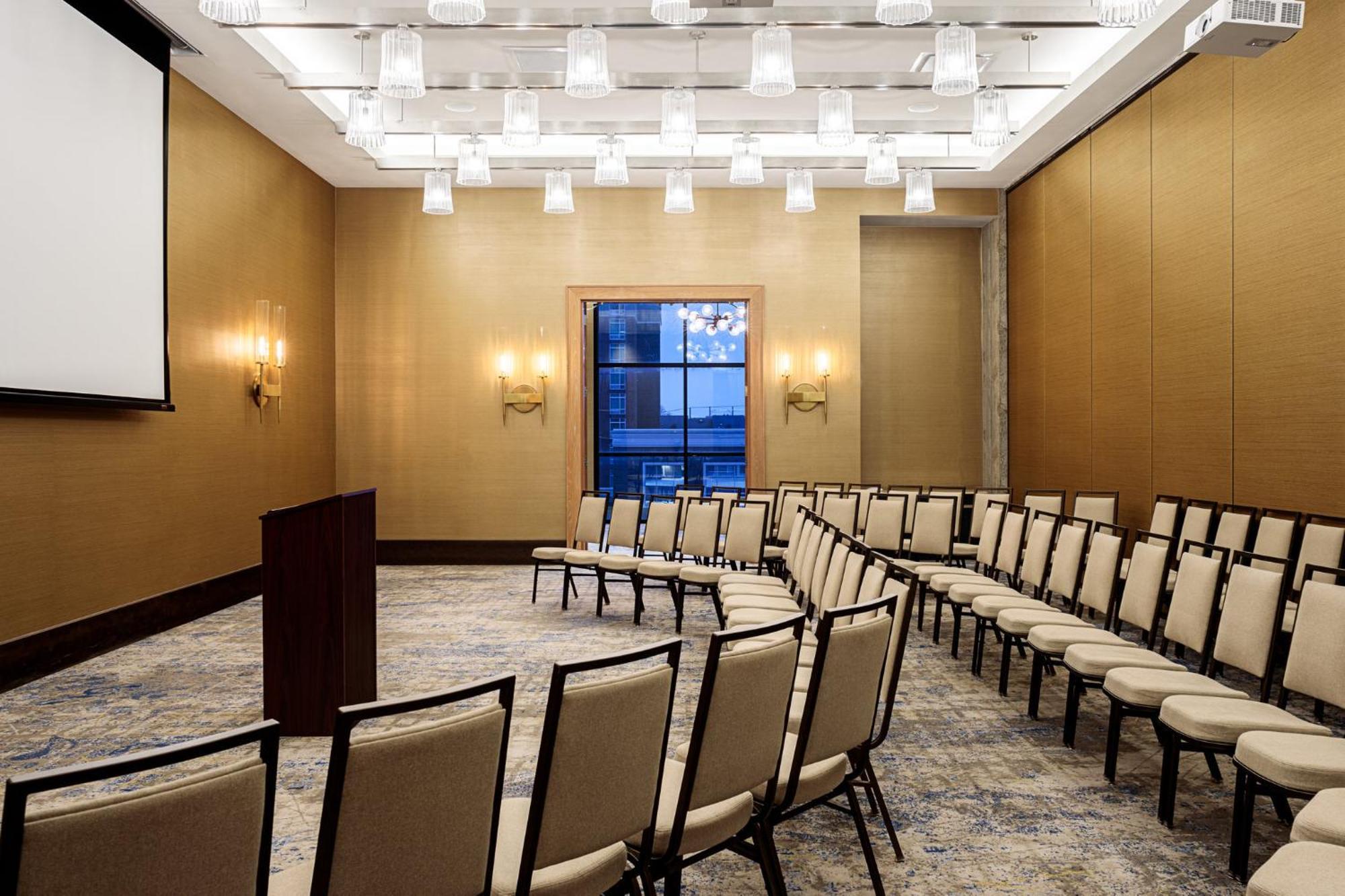Holiday Inn & Suites Nashville Downtown Broadway Екстериор снимка