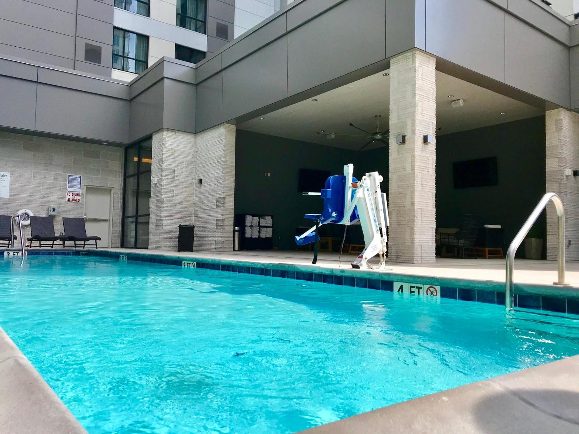 Holiday Inn & Suites Nashville Downtown Broadway Екстериор снимка