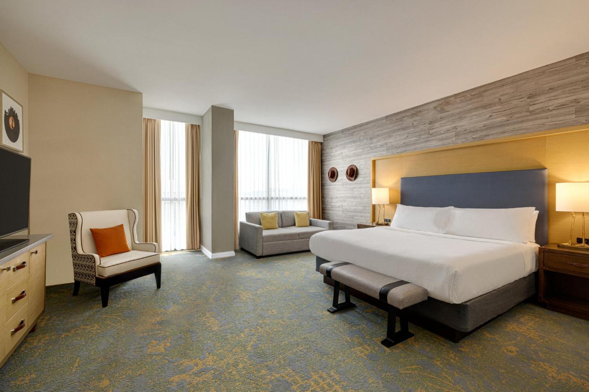Holiday Inn & Suites Nashville Downtown Broadway Екстериор снимка