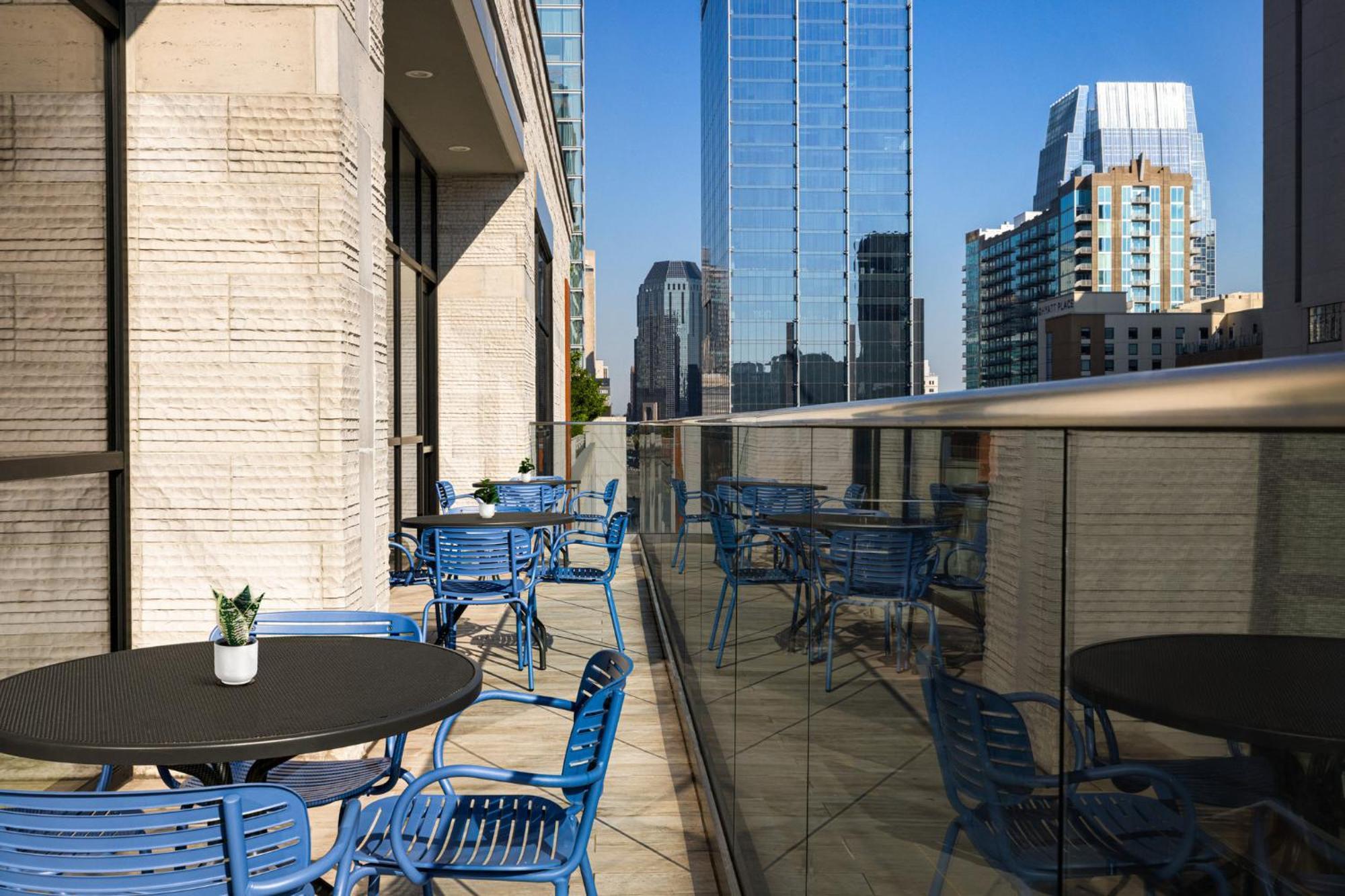 Holiday Inn & Suites Nashville Downtown Broadway Екстериор снимка