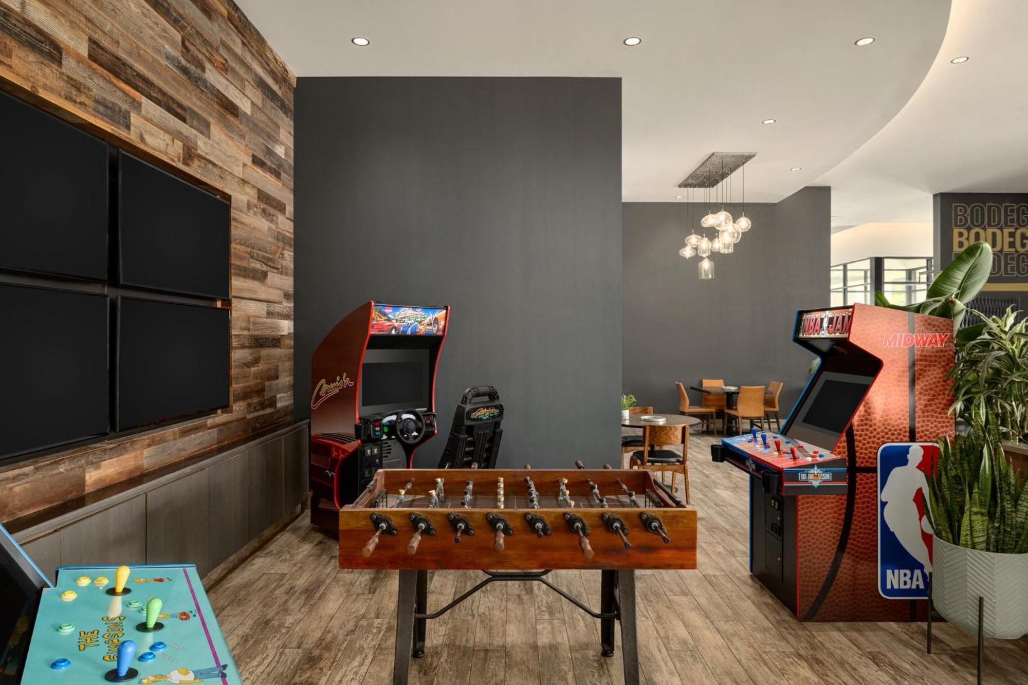 Holiday Inn & Suites Nashville Downtown Broadway Екстериор снимка