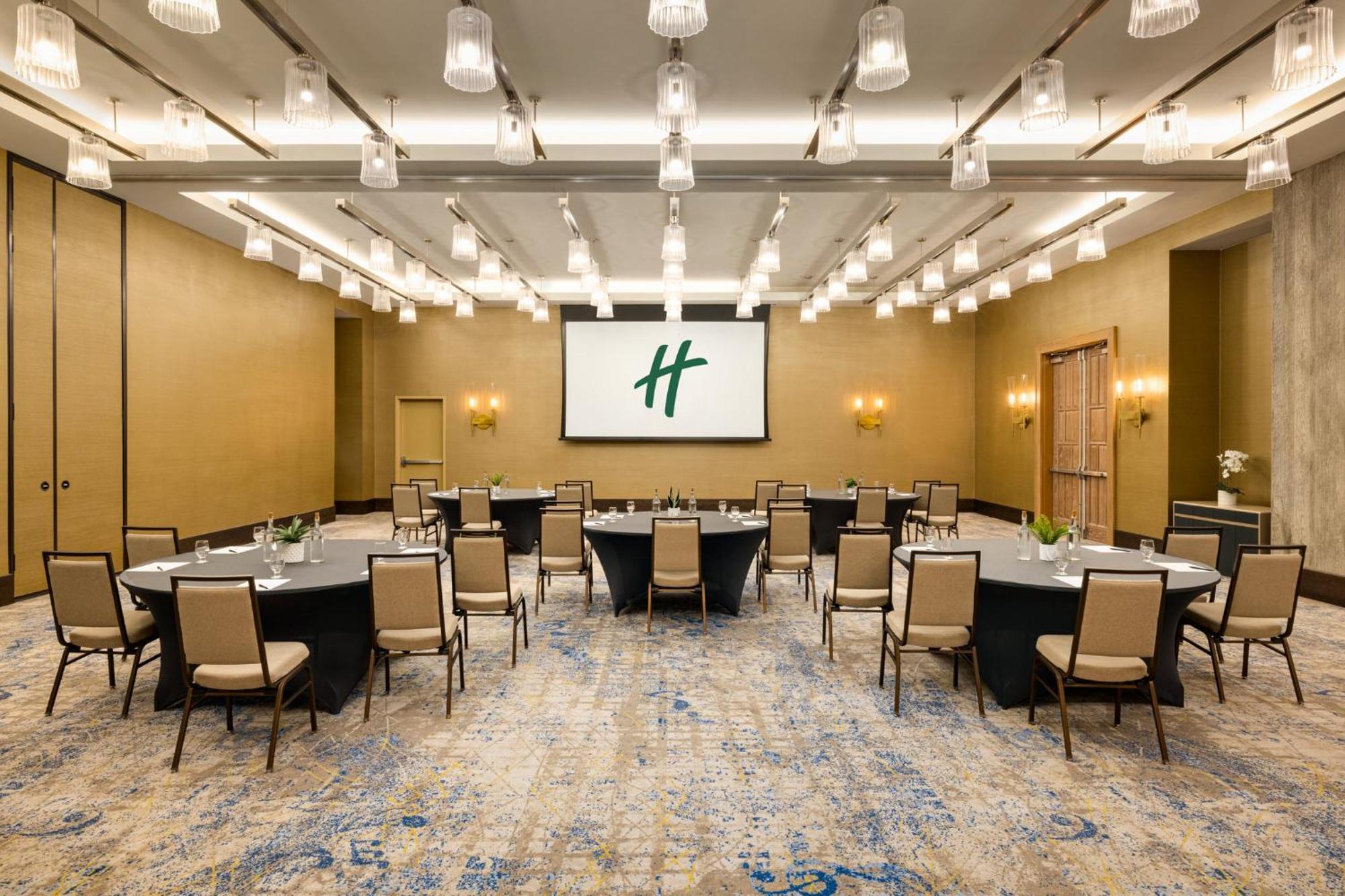 Holiday Inn & Suites Nashville Downtown Broadway Екстериор снимка