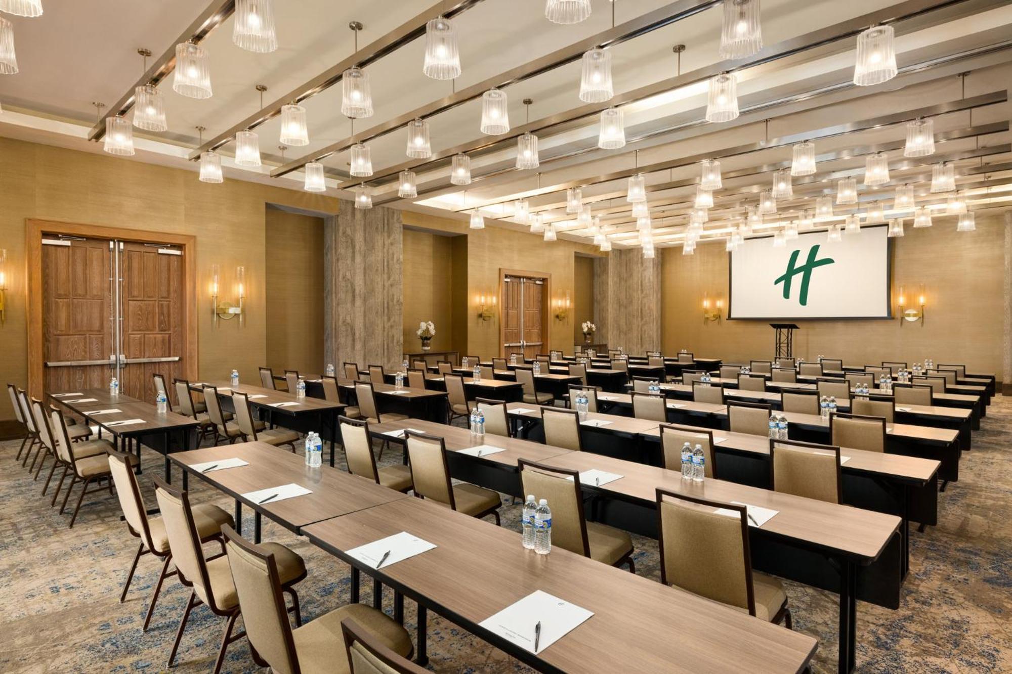Holiday Inn & Suites Nashville Downtown Broadway Екстериор снимка