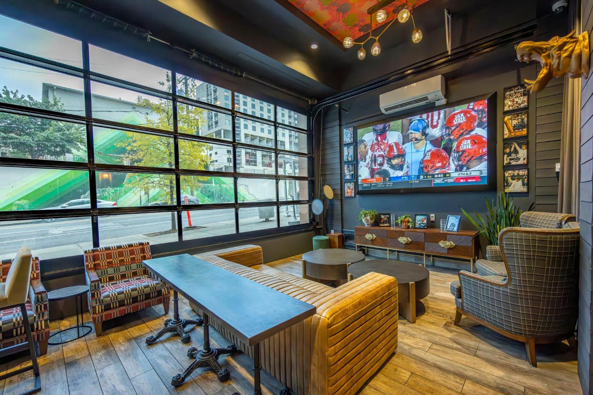 Holiday Inn & Suites Nashville Downtown Broadway Екстериор снимка